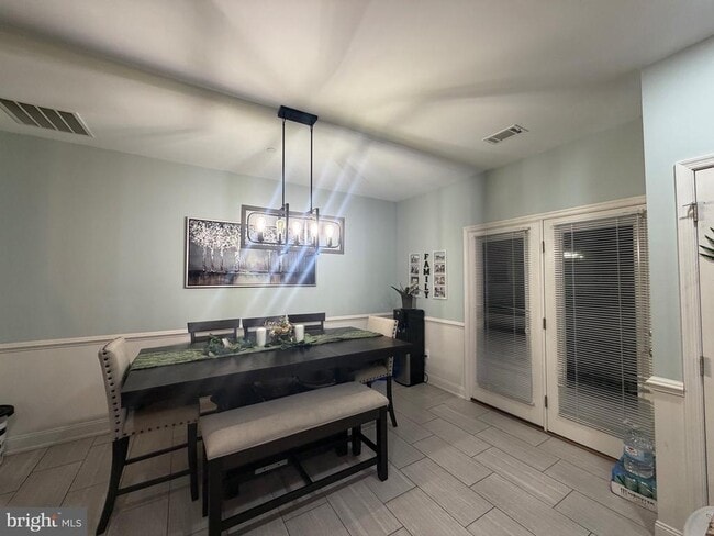 Building Photo - 1120 Munyon Dr