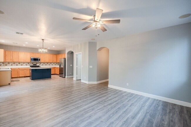 Building Photo - $3,500 For Lease Starting June 1, 2026 4 beds-2.5 Baths 2,421 Sq. Ft.  Amazing Gilbert 85298 Home...