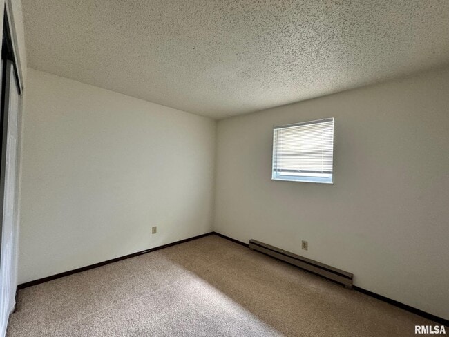 Building Photo - 2070 W Washington St