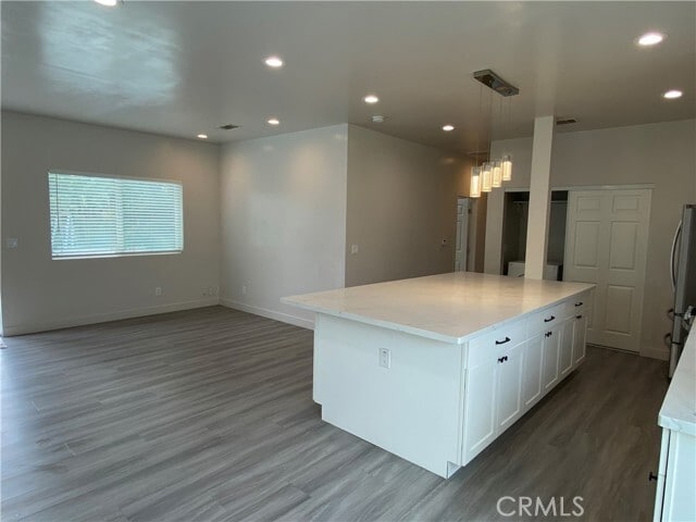 Building Photo - 1653 W Chateau Pl