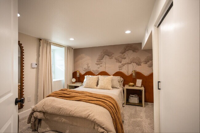 Building Photo - 300 Inca St