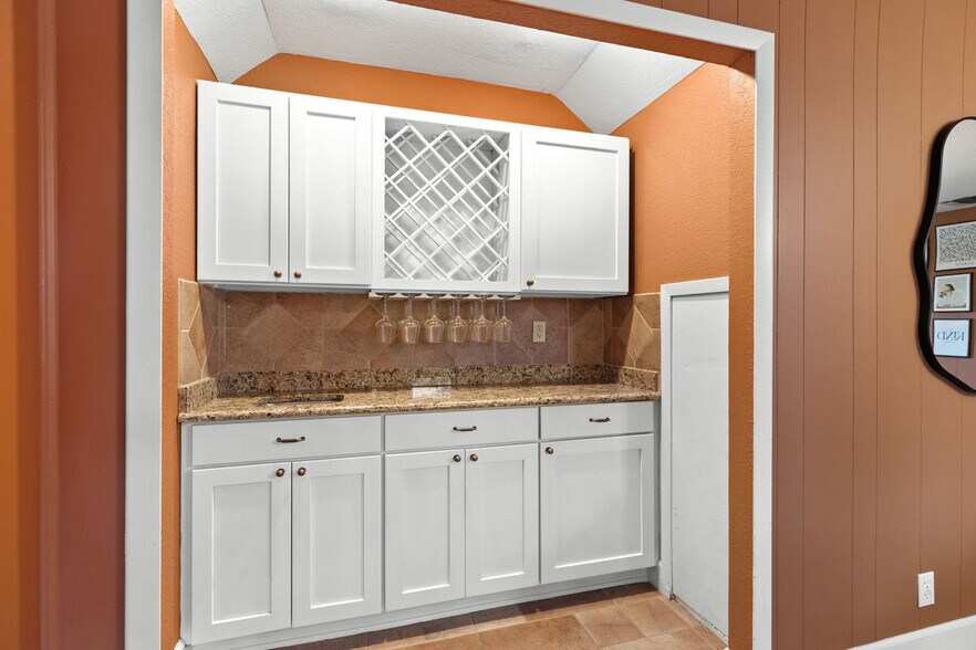 Building Photo - 2922 Sky Cliff St