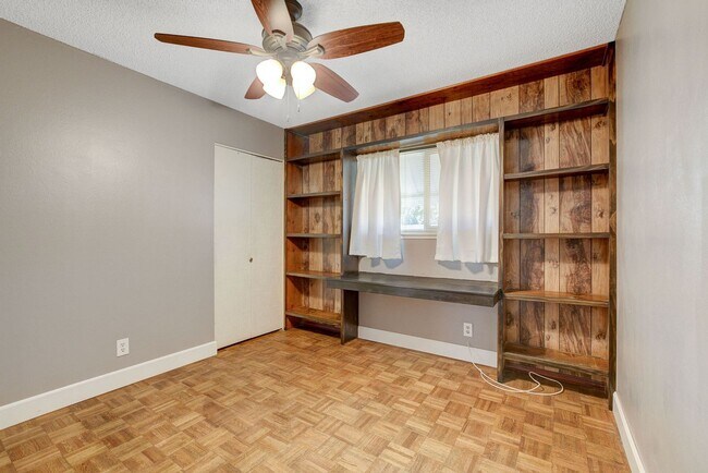 Building Photo - Charming Single-Story Home in Prime Northwest Location