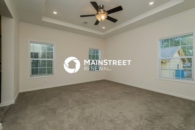 Building Photo - 4 Bedroom Pet-Friendly Home in St. Petersburg, FL with Main Street Renewal