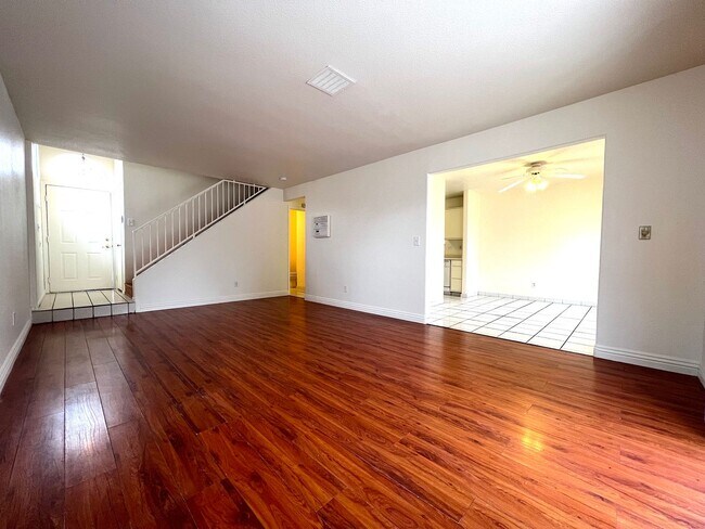 Building Photo - 4548 Aviation St