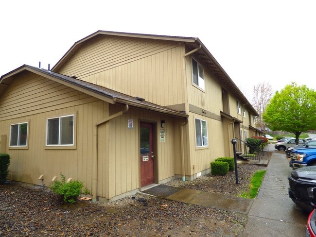 Building Photo - 3106 Bluff Ave SE