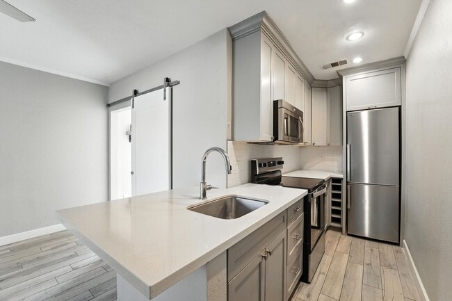 Building Photo - Heart of Phoenix Living – Modern 1BR with ...
