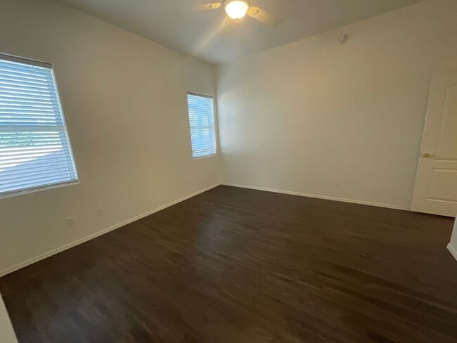 Building Photo - Great northeast location on cul-de-sac, 3 car garage