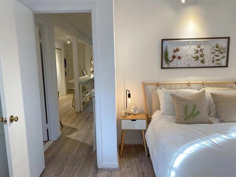 Building Photo - 404 New Jersey Ave SE