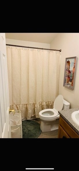 Bathroom - 155 W Hansen Ave