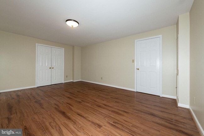 Building Photo - 17 Peach Leaf Ct