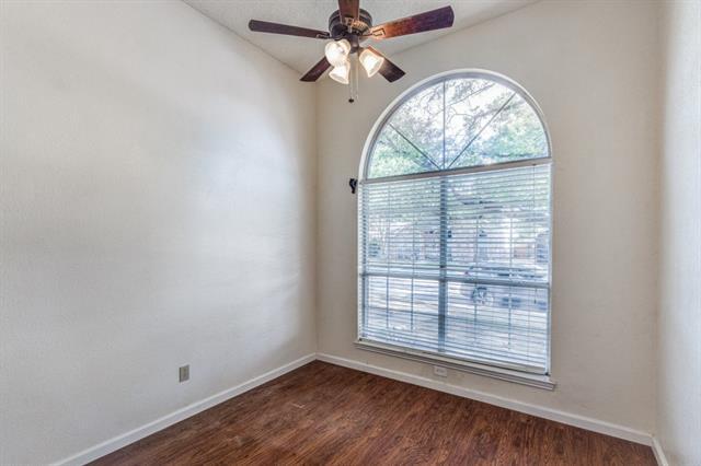 Building Photo - 620 Willow Oak Dr