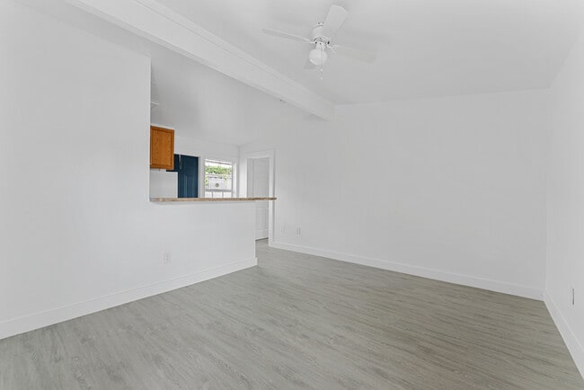 Building Photo - 1141 NE 23rd Ter