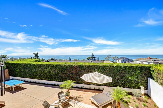 Building Photo - 4 S Vista De La Luna