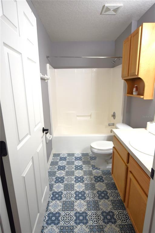 Building Photo - 500 Lake Charles Dr