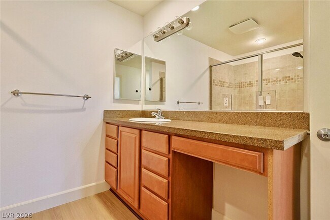 Building Photo - 3181 Pinehurst Dr