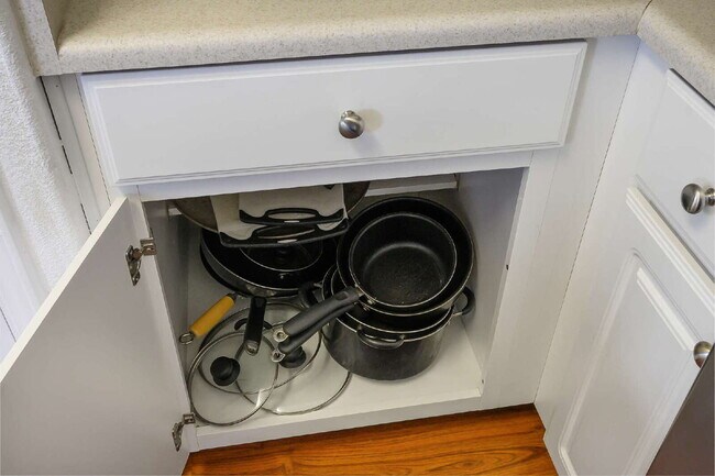 Building Photo - "Chic 1-Bedroom Oasis in Prime Las Vegas Location – 813 Sq. Ft. of Comfort with a GARAGE!"