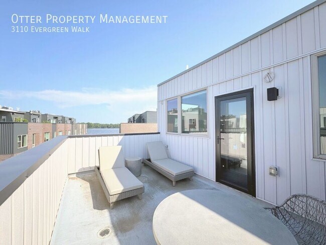 Building Photo - 3110 Evergreen Walk