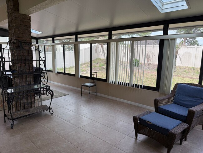 Building Photo - Gorgeous 5 bedrooms, 4 bath, 3 car garage single family home in Clermont