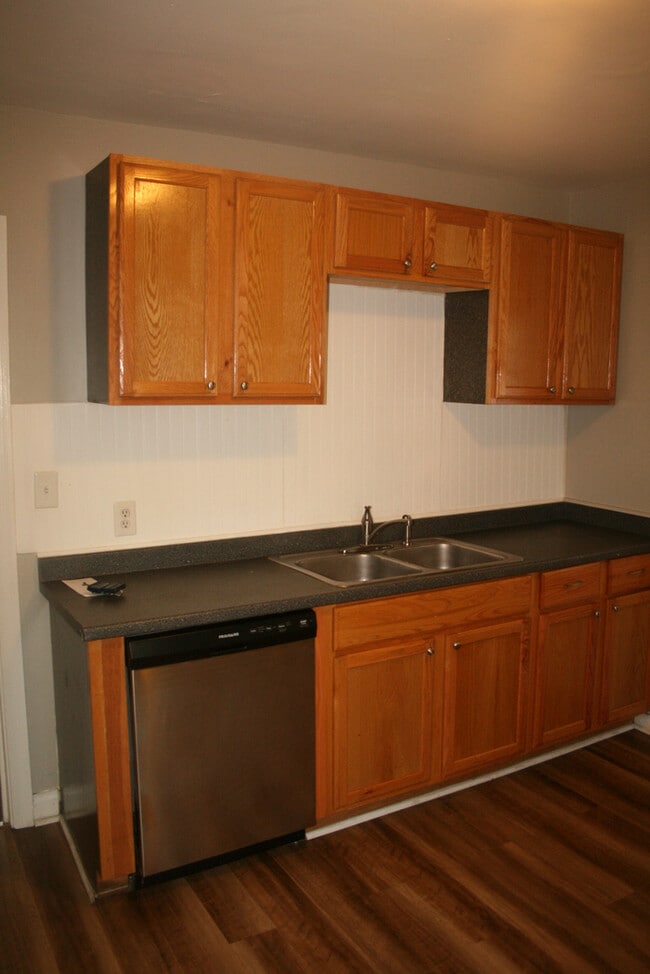 Building Photo - 2833 Colonial Cir