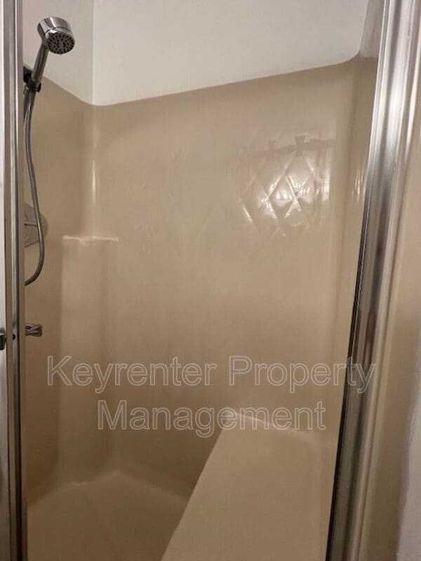 Building Photo - 4318 Belleview Ave