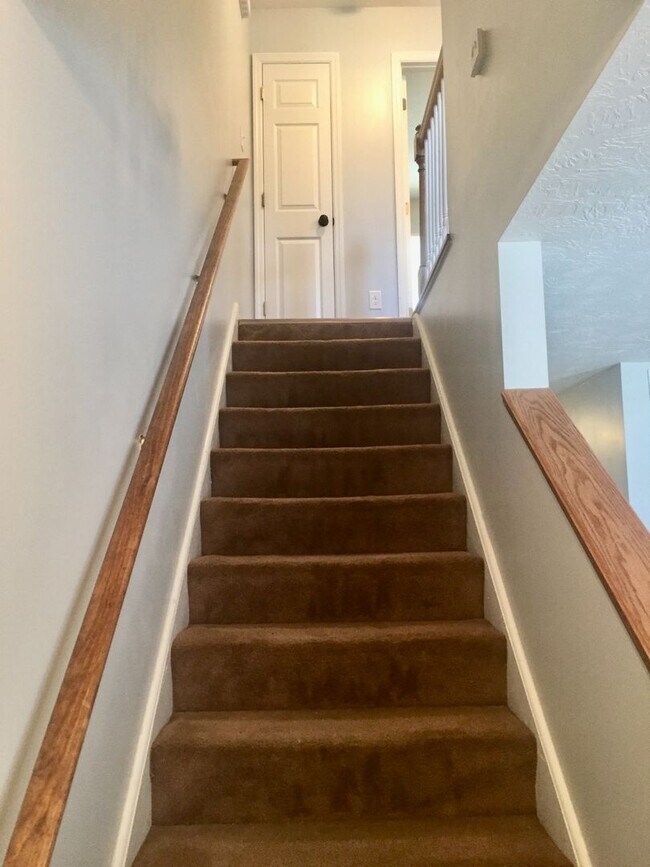 Building Photo - Conveniently Located Duplex in Augusta