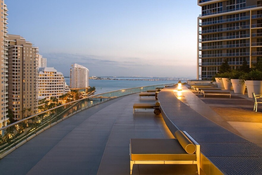 Building Photo - 475 Brickell Ave