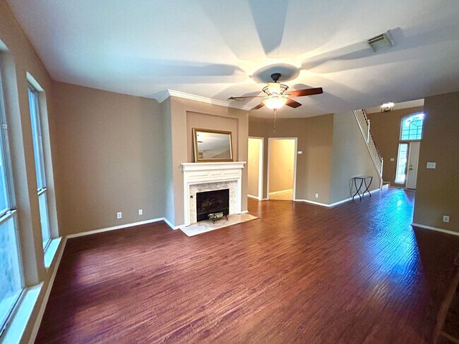 Building Photo - 8807 Brae Ridge Dr