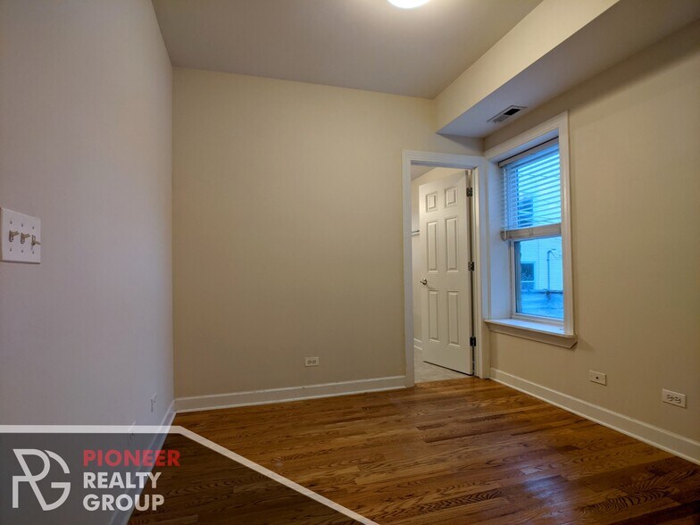 Building Photo - 3248 N Clifton Ave