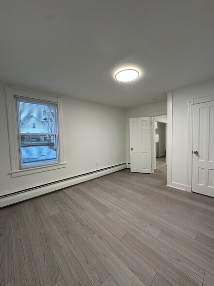 Building Photo - 176 Pearl St