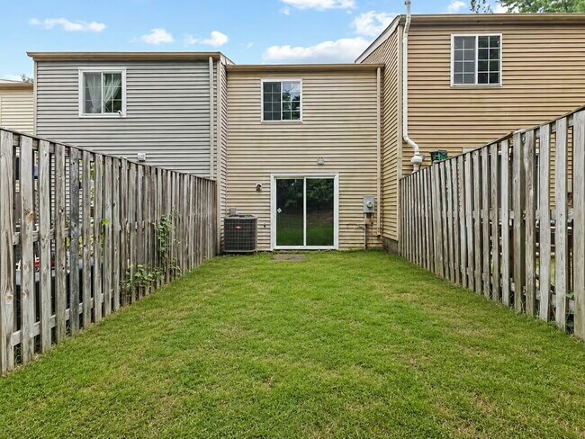 Building Photo - The Gunners Lake Gem | Modern 2BR Furnished Townhouse