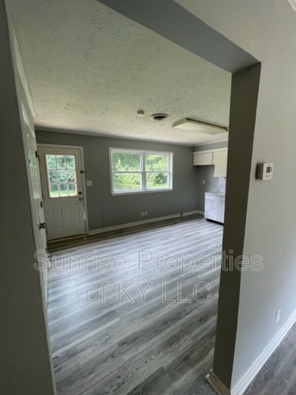 Building Photo - 6704 Rebecca Ln