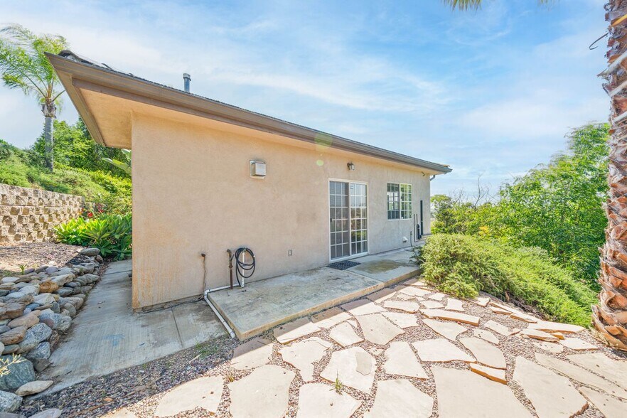 Building Photo - 1712 Pass and Covina Rd
