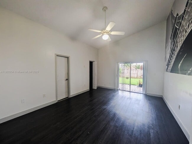 Building Photo - 15356 SW 42nd Ln