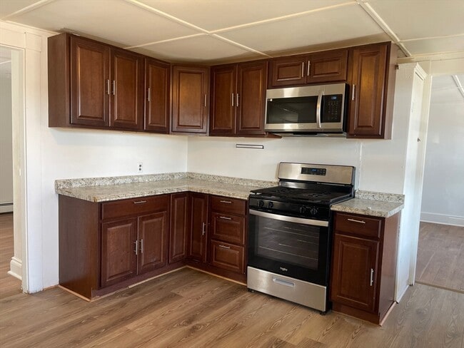 Building Photo - 304 Cumberland Rd