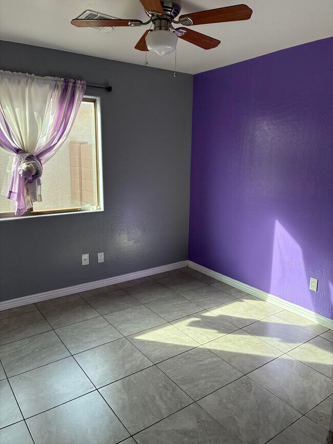 Building Photo - 25752 W Winslow Ave