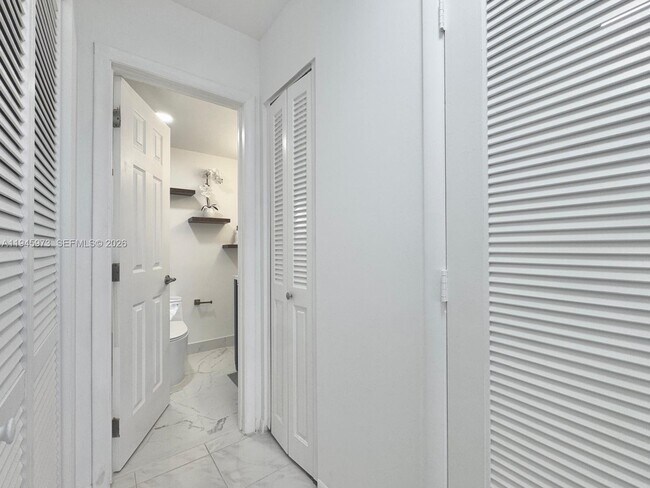 Building Photo - 3800 S Ocean Dr