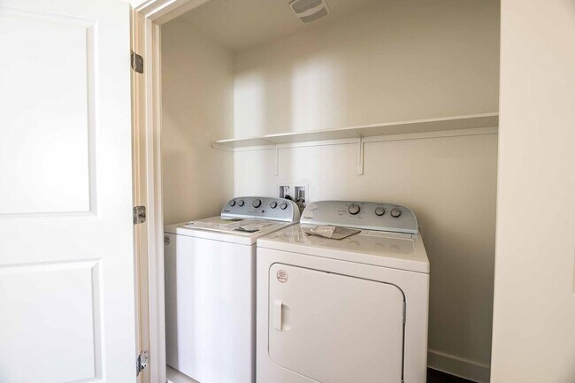 Building Photo - Brand new DR Horton Townhome with 3 bedroom,2 bathrooms and 1 car garage located at Trails at Wil...