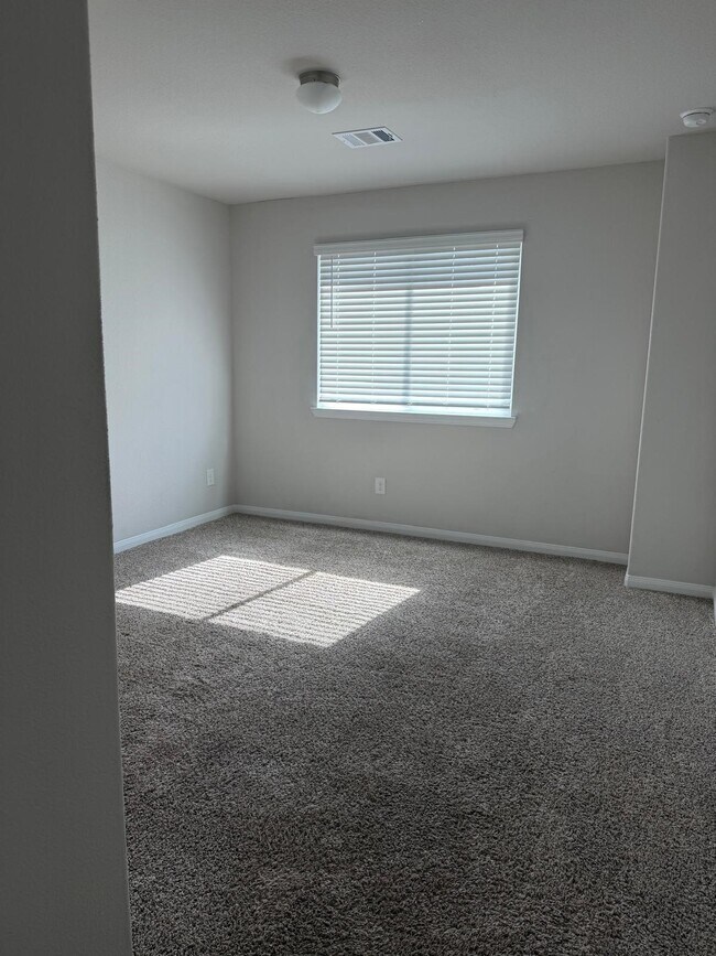 Building Photo - 25419 Grotto Falls Ln