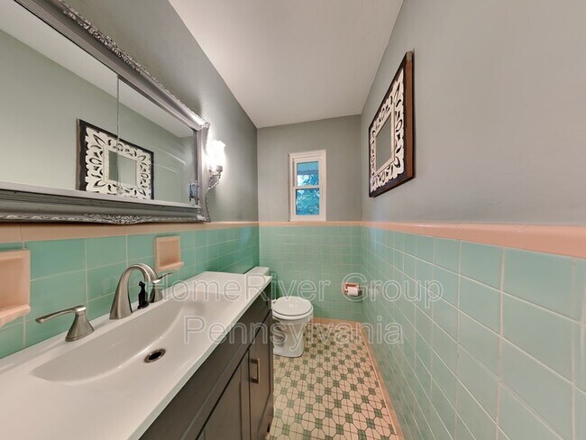 Building Photo - 1962 Shady Oak Dr