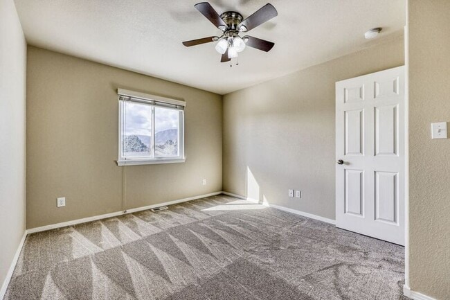 Building Photo - 779 Century Ln