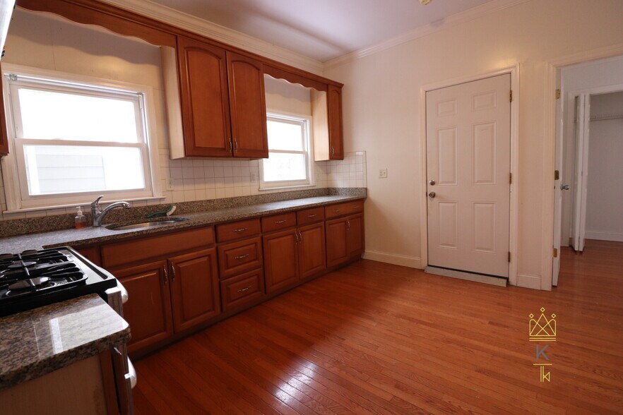 Building Photo - 22 Darling St