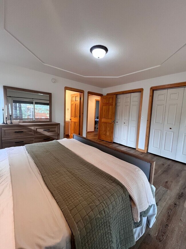 Building Photo - Flexible 3 month Lease available in Tahoe Donner - April, May, June