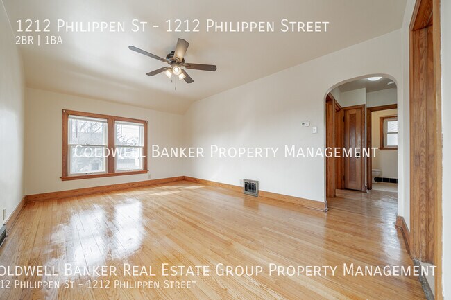 Building Photo - 1212 Philippen St