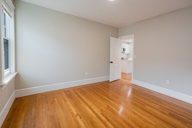 Building Photo - Newly renovated apartment for rent by Providence College / Elmhurst(Available 6/1/2026)