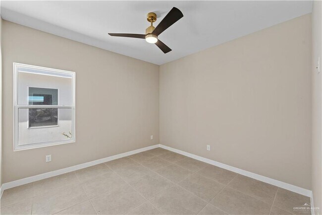 Building Photo - 12 Campeche Dr