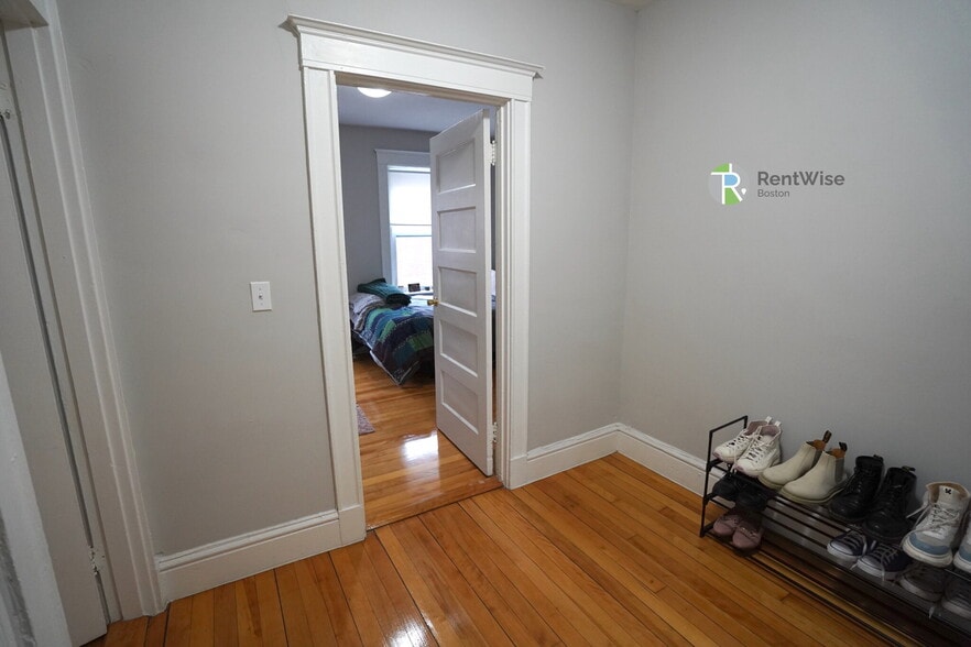 Building Photo - 228 South St