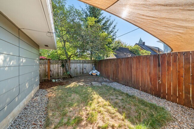 Building Photo - 3811 SE 66th Ave
