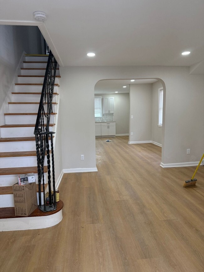 Building Photo - 4050 Maywood St