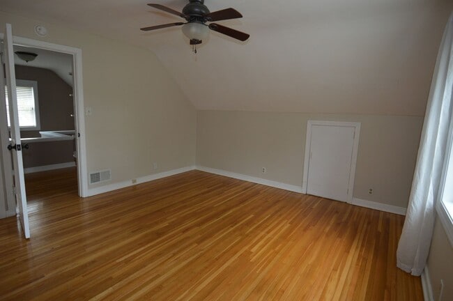 Building Photo - Wonderful 2 Bedroom/2 Bathroom House for Rent